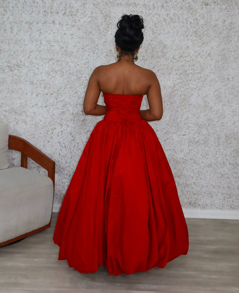 The Gala Queen (Red)