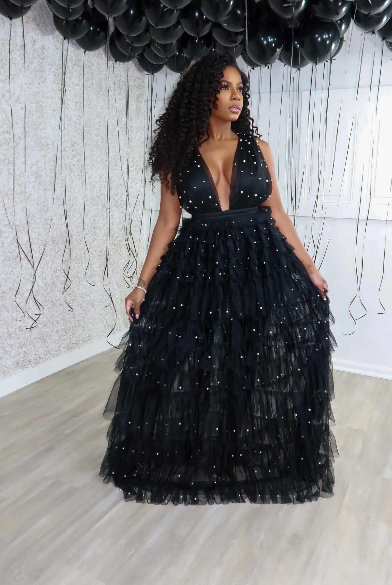 chinese dress ladies Elegant Pearls Maxi Dress (Black)